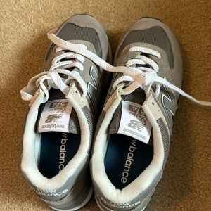 NWOT New Balance Classic 574